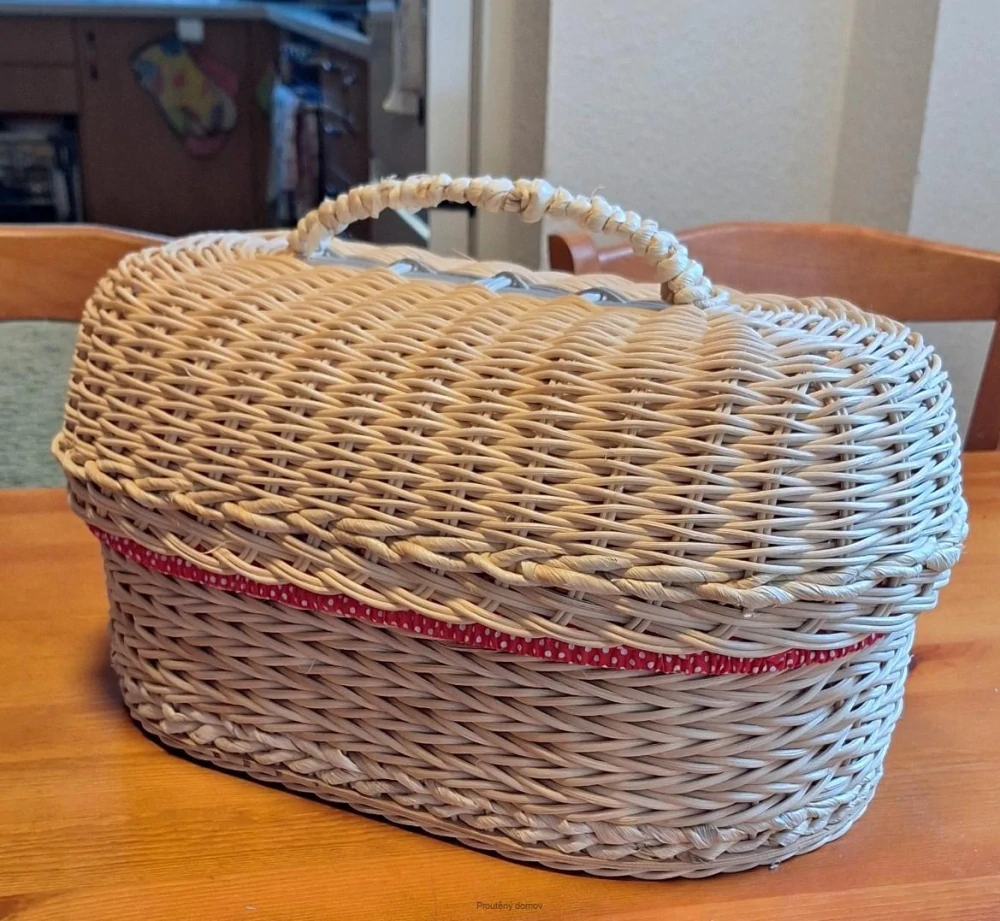 Chlebník s puntíky 