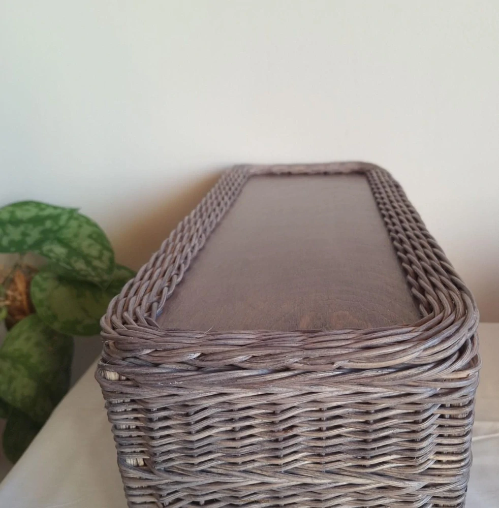 Koš s přihrádkami a víkem