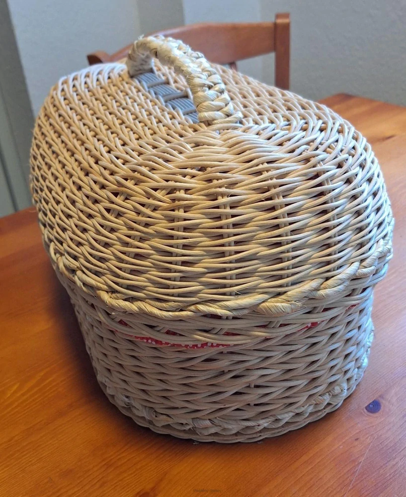 Chlebník s puntíky 